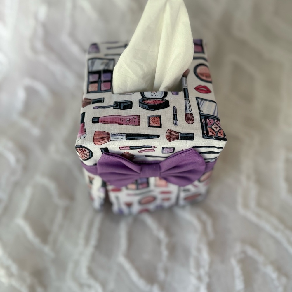 Purple Bow Makeup Print Tissue Box Cover - Picture 3 of 4
